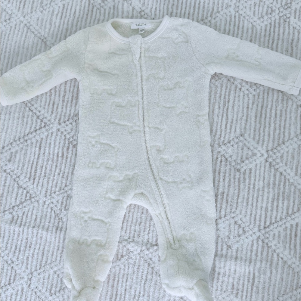 Tahari plush cream baby footie 3-6 months